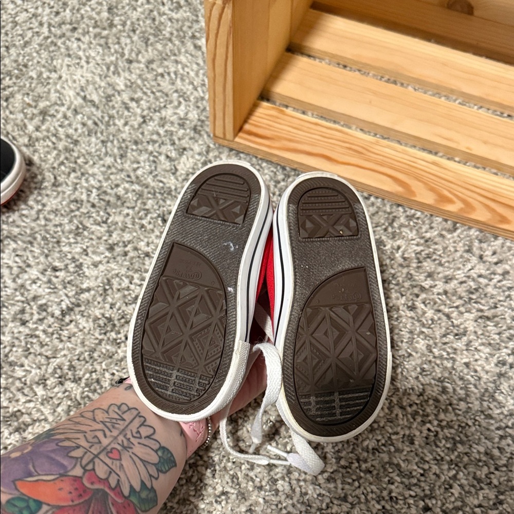 Red High-Top Kids Sneakers with White Laces - Picture 4 of 4